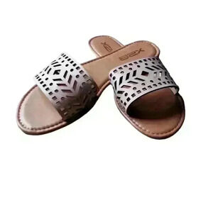 X2B sandals